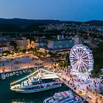Apartamento Faszinierendes Mit Grillbereich, Meerblick, Parkplatz, Waschmaschine Crikvenica