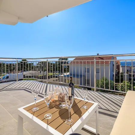 Faszinierendes Mit Grillbereich, Meerblick, Parkplatz, Waschmaschine Crikvenica