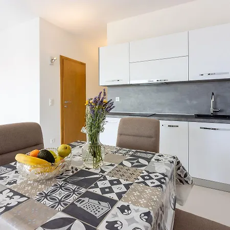 Faszinierendes Mit Grillbereich, Meerblick, Parkplatz, Waschmaschine Apartment *