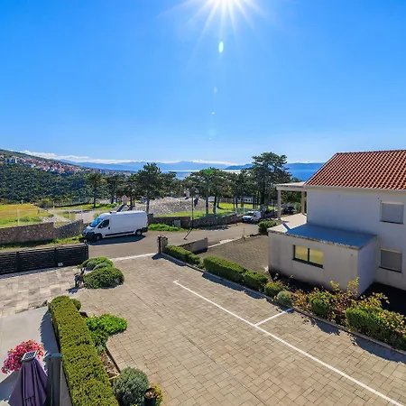 Faszinierendes Mit Grillbereich, Meerblick, Parkplatz, Waschmaschine Crikvenica
