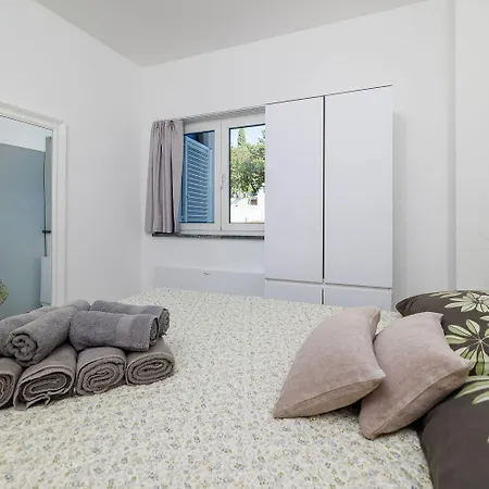 Apartment Faszinierendes Mit Grillbereich, Meerblick, Parkplatz, Waschmaschine Crikvenica