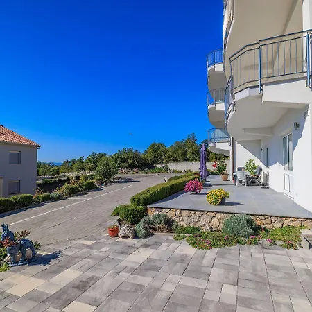 Faszinierendes Mit Grillbereich, Meerblick, Parkplatz, Waschmaschine Apartment Crikvenica