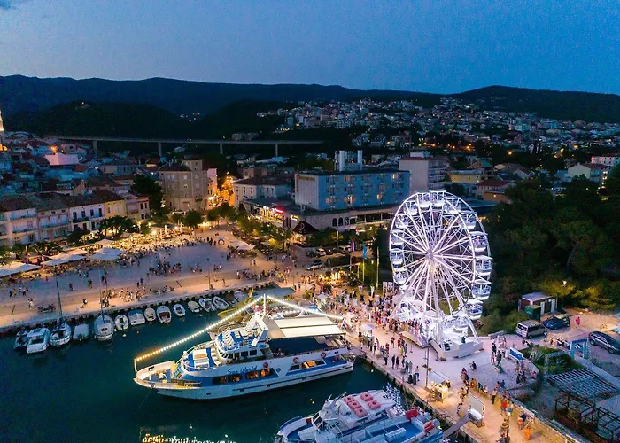 Lägenhet Faszinierendes Mit Grillbereich, Meerblick, Parkplatz, Waschmaschine Crikvenica